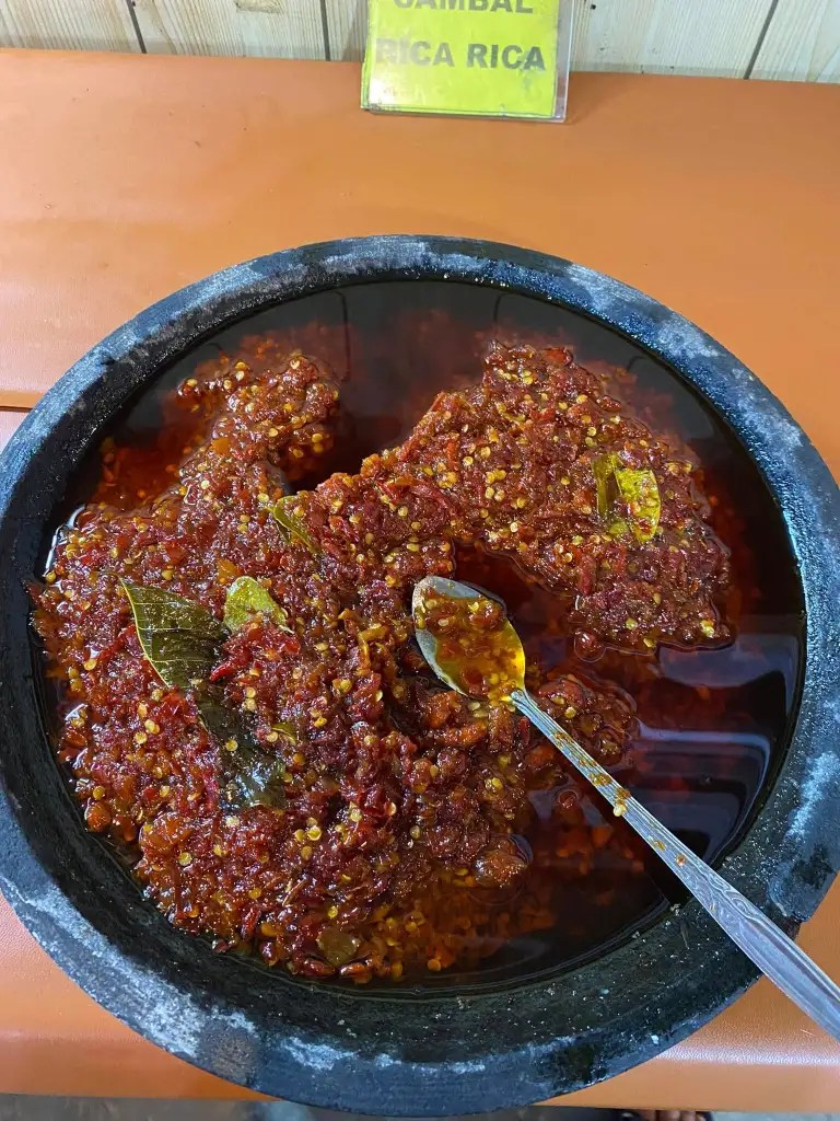 Rasa Pedas yang Menyapa Setiap Pagi di Omah Sambel